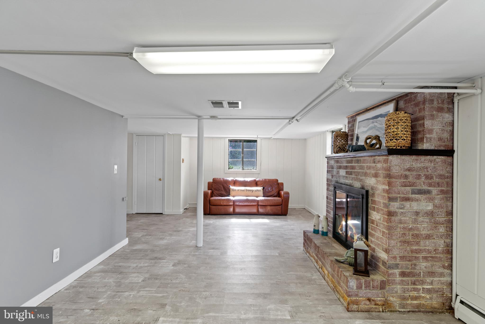 COLLEGE HEIGHTS - Residential