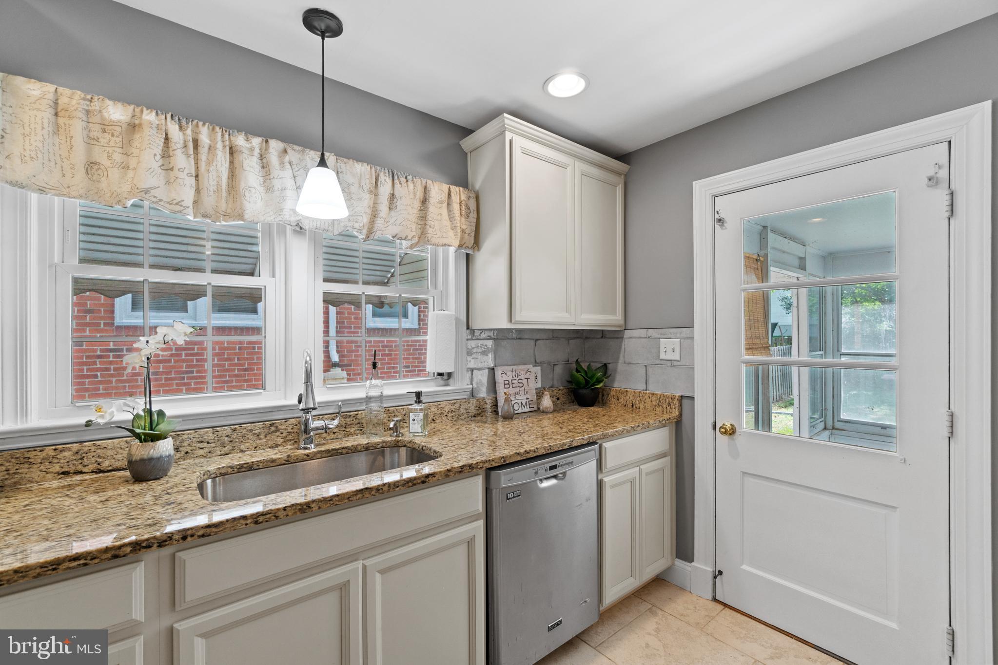 COLLEGE HEIGHTS - Residential