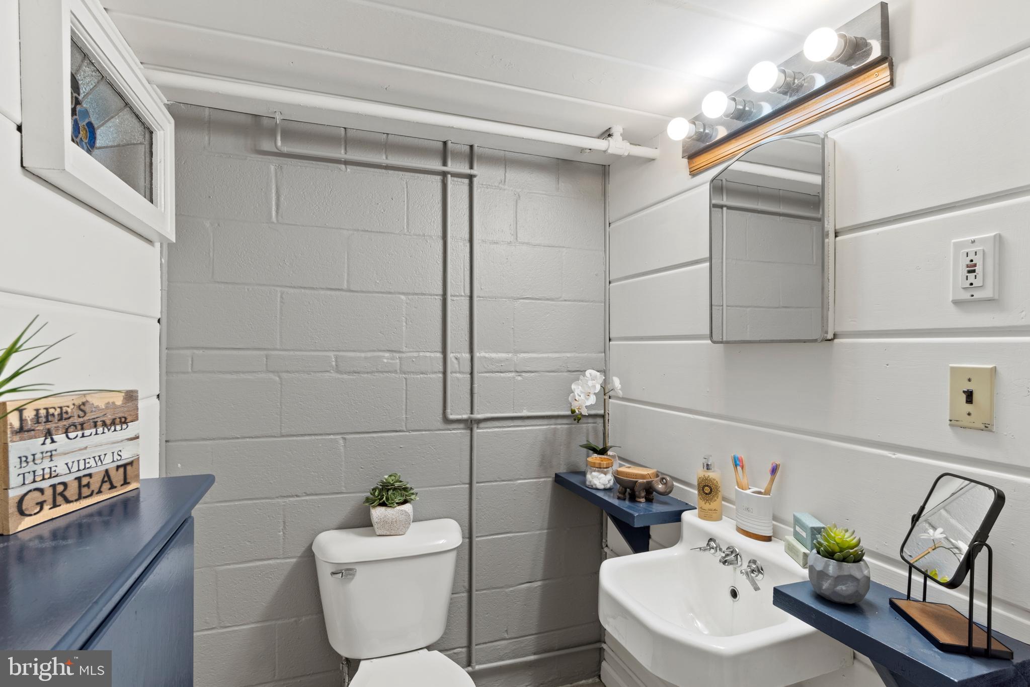 COLLEGE HEIGHTS - Residential