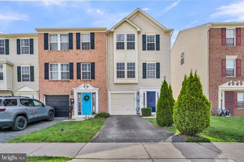 Townhouse For Sale - 709 Grant Dr<br/> York County, HANOVER, PA 17331