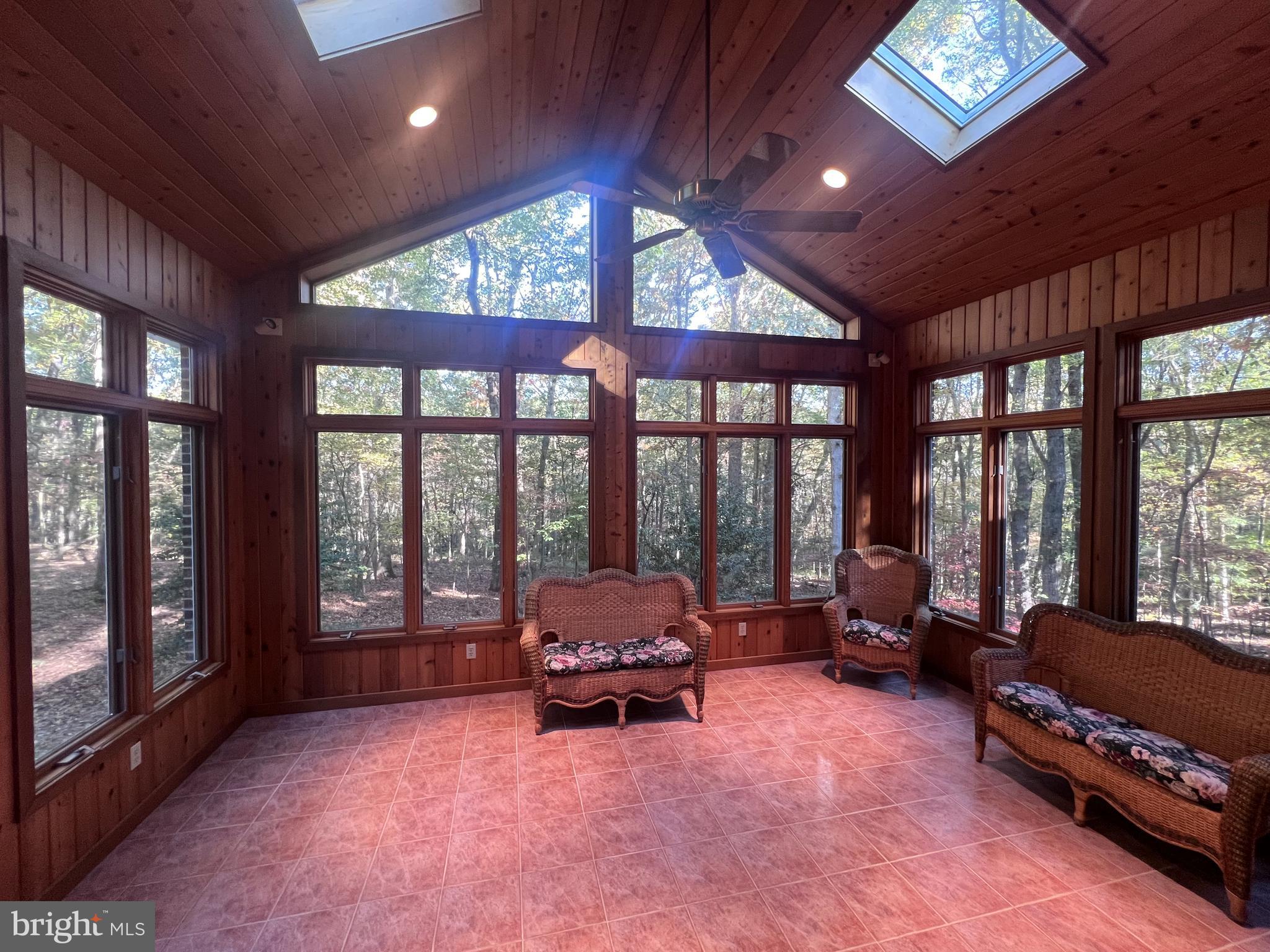 BRETTON WOODS - Residential