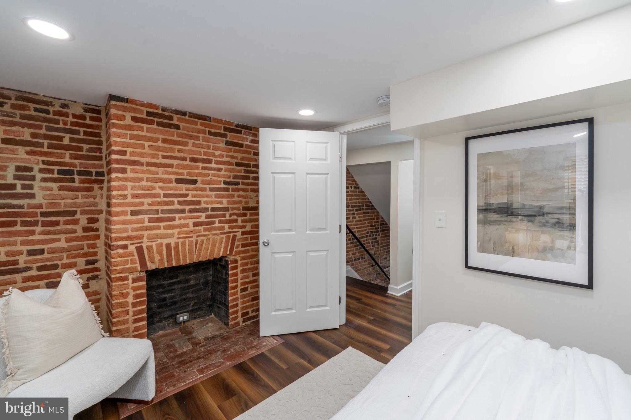 FEDERAL HILL HISTORIC DISTRICT - Residential Lease