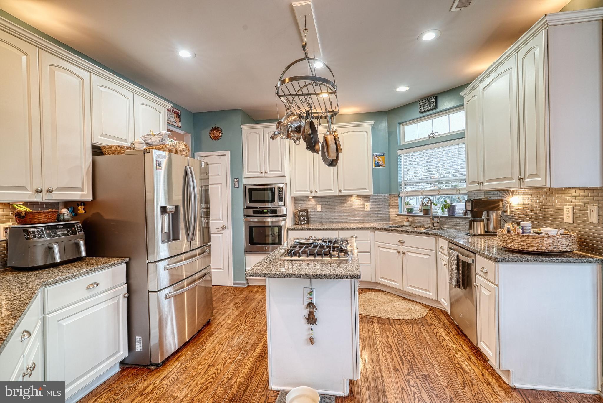 RIVERWOODS - Residential