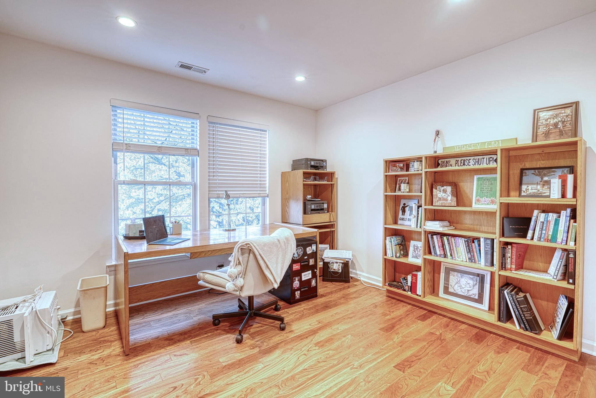 RIVERWOODS - Residential