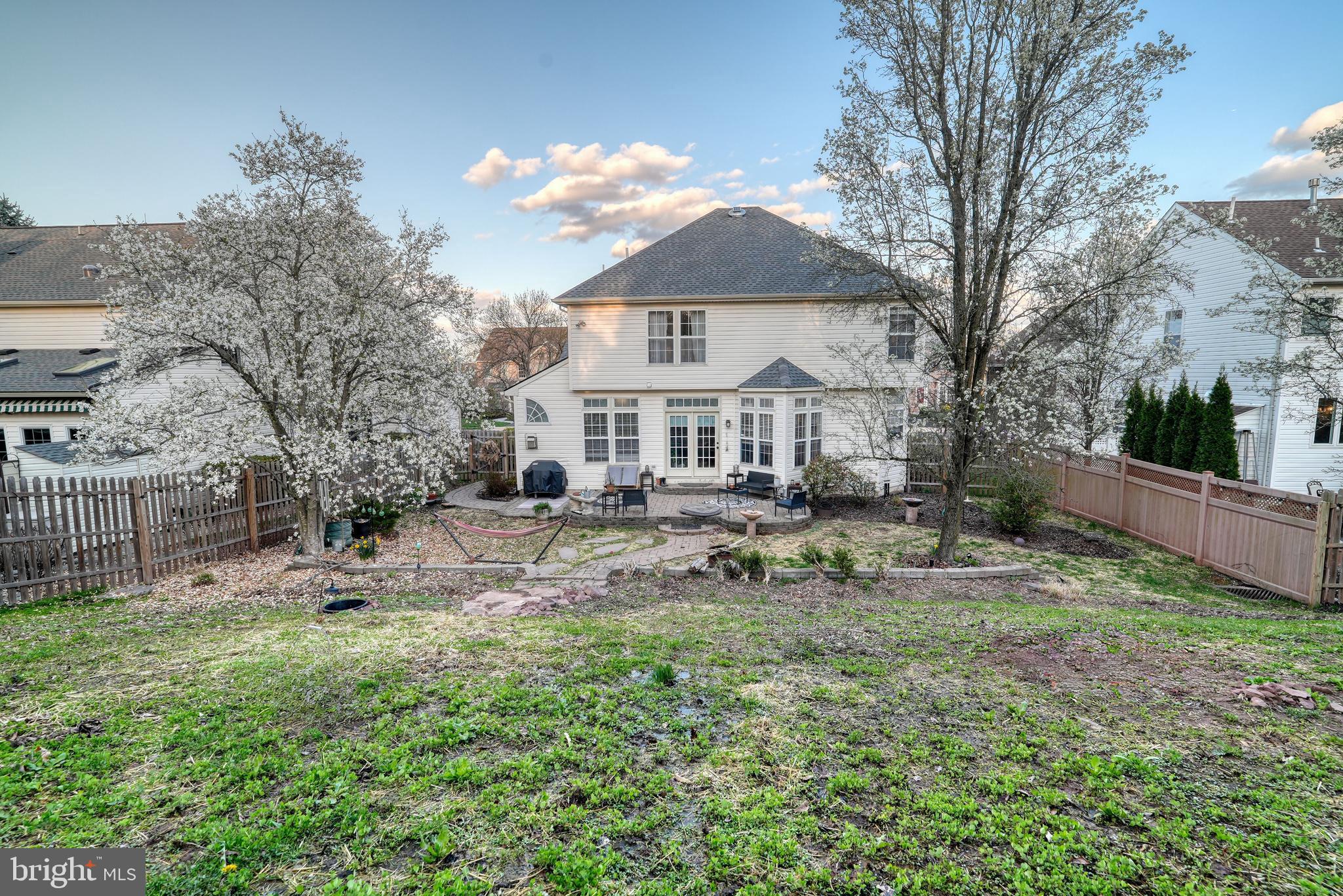 RIVERWOODS - Residential