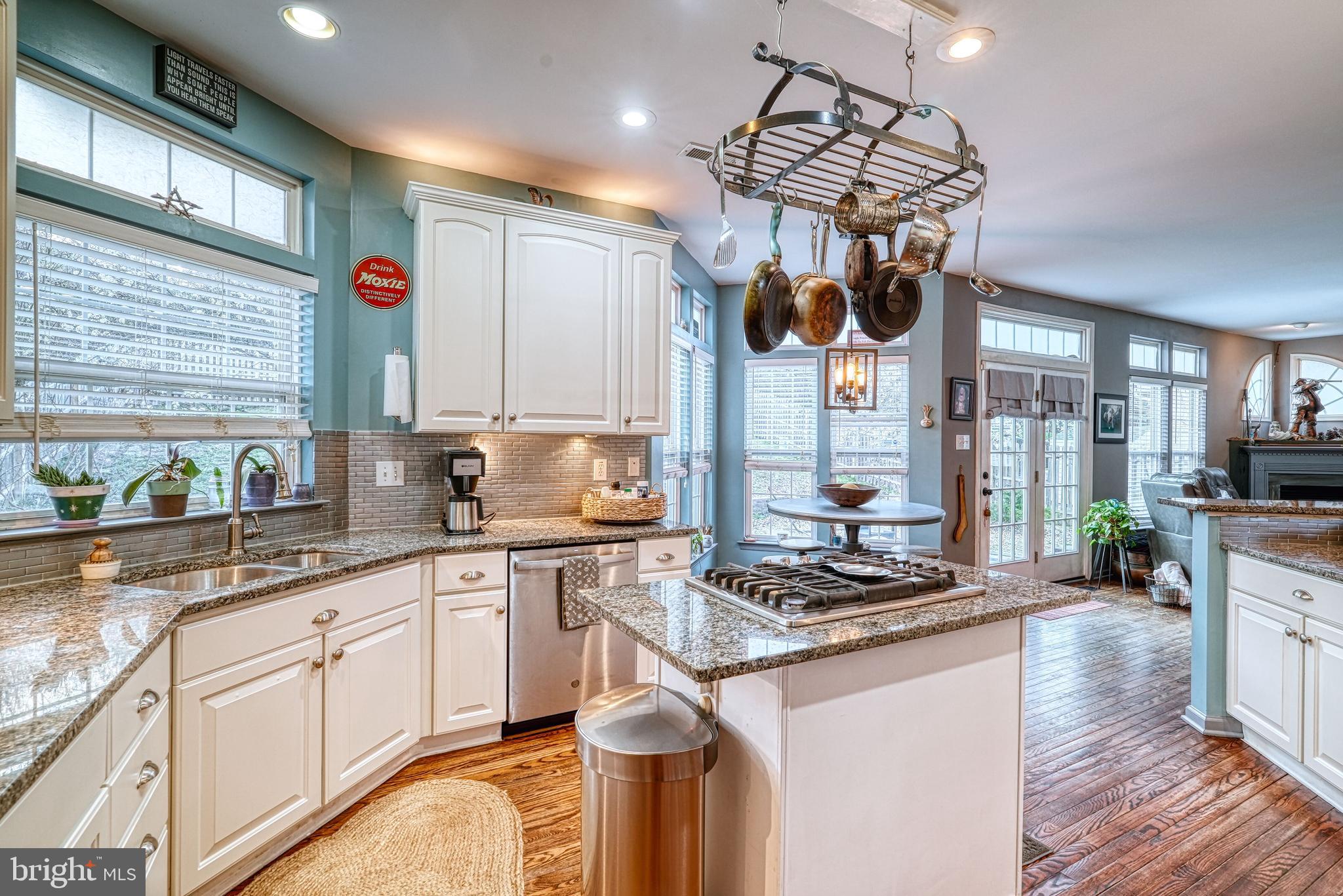 RIVERWOODS - Residential