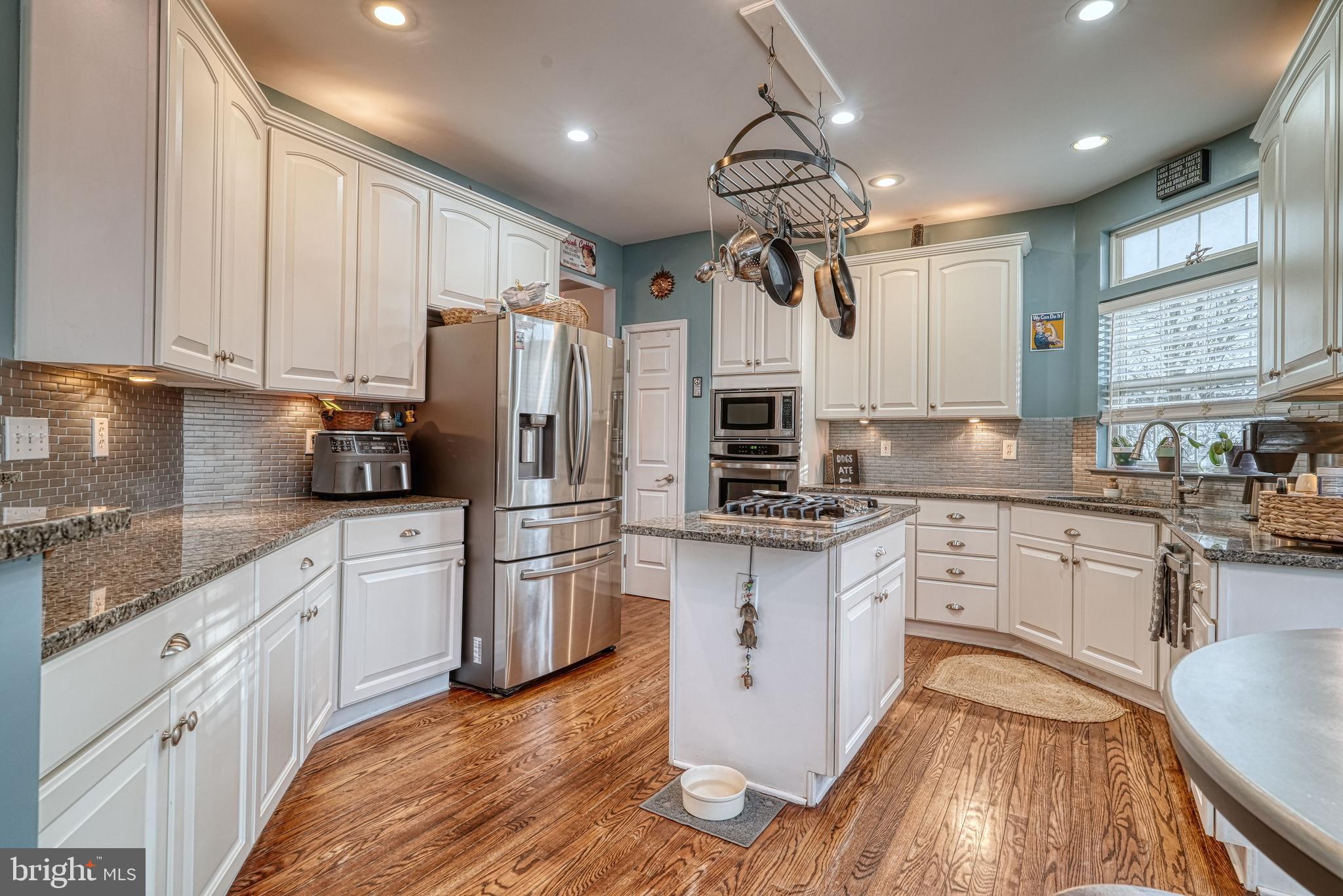 RIVERWOODS - Residential