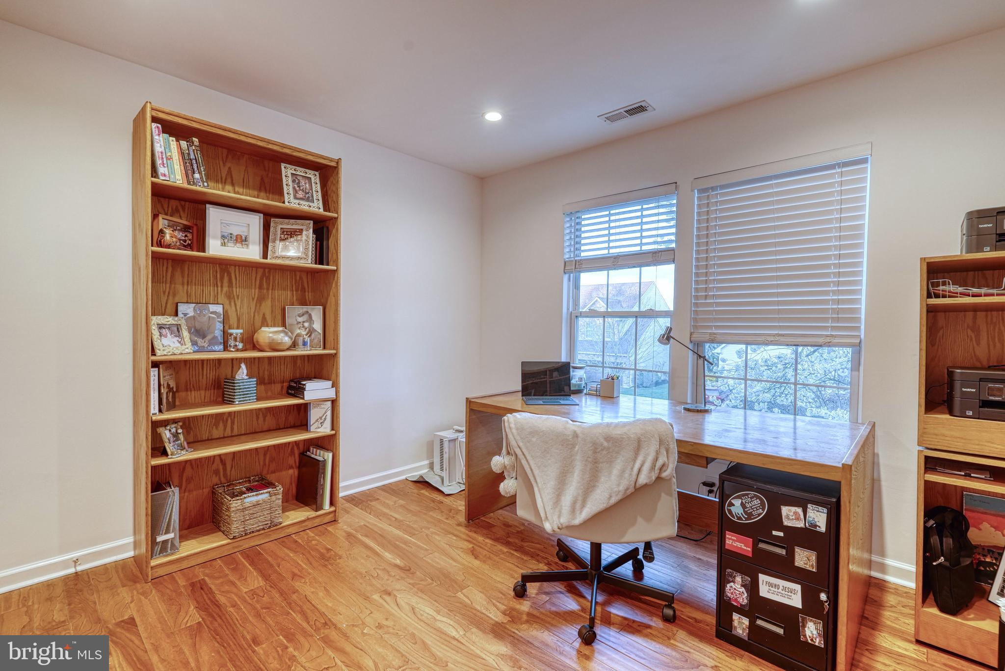 RIVERWOODS - Residential