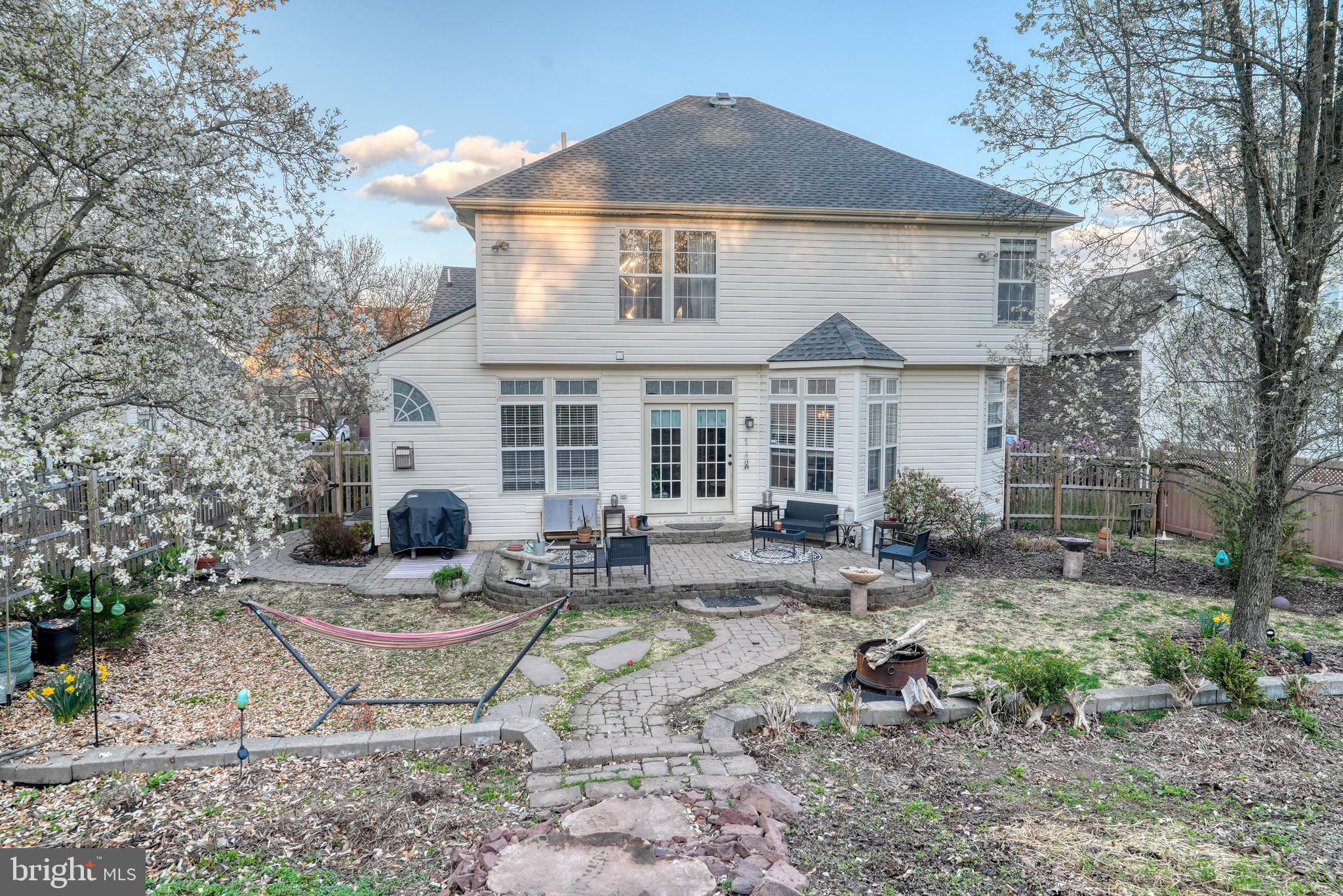 RIVERWOODS - Residential