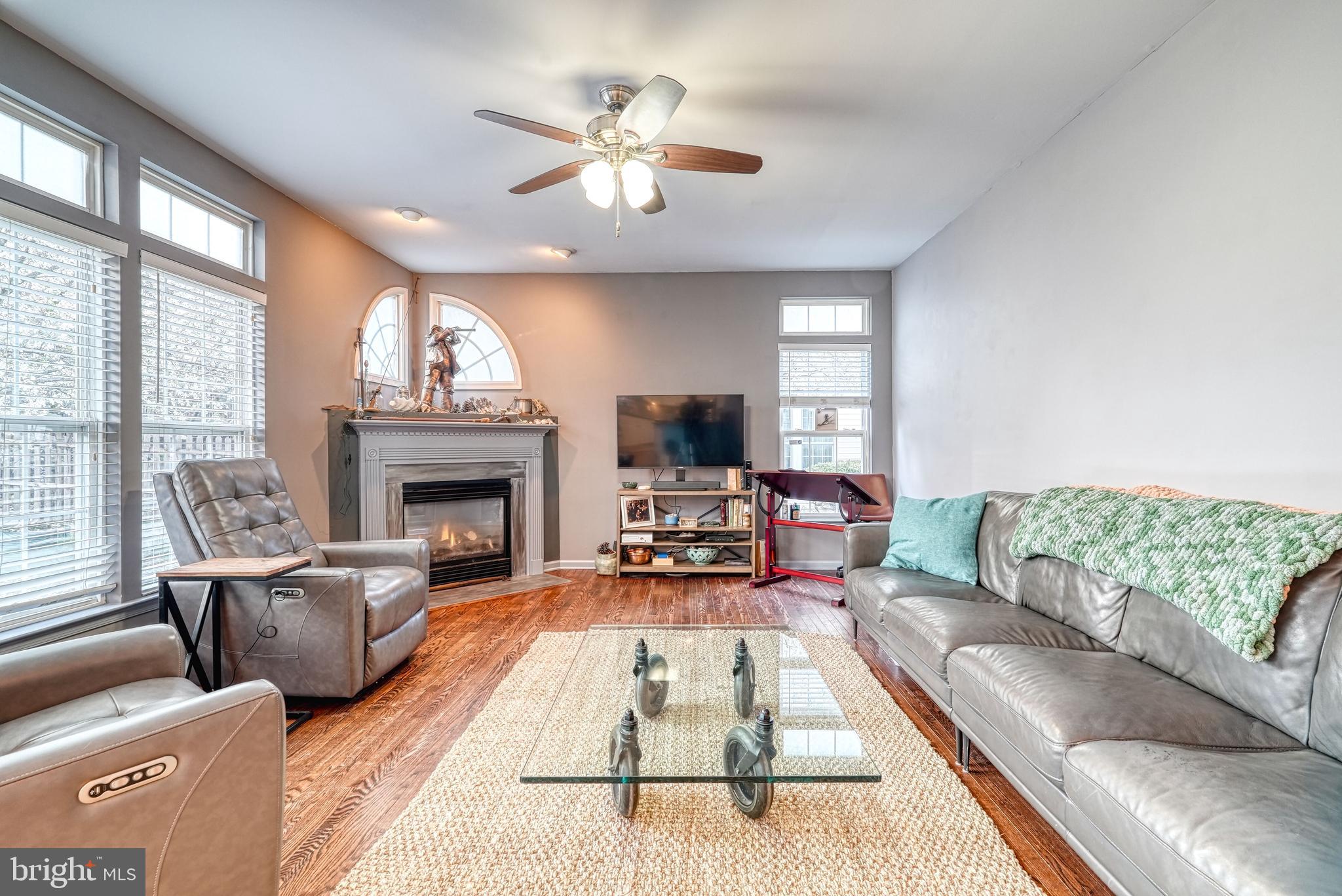 RIVERWOODS - Residential