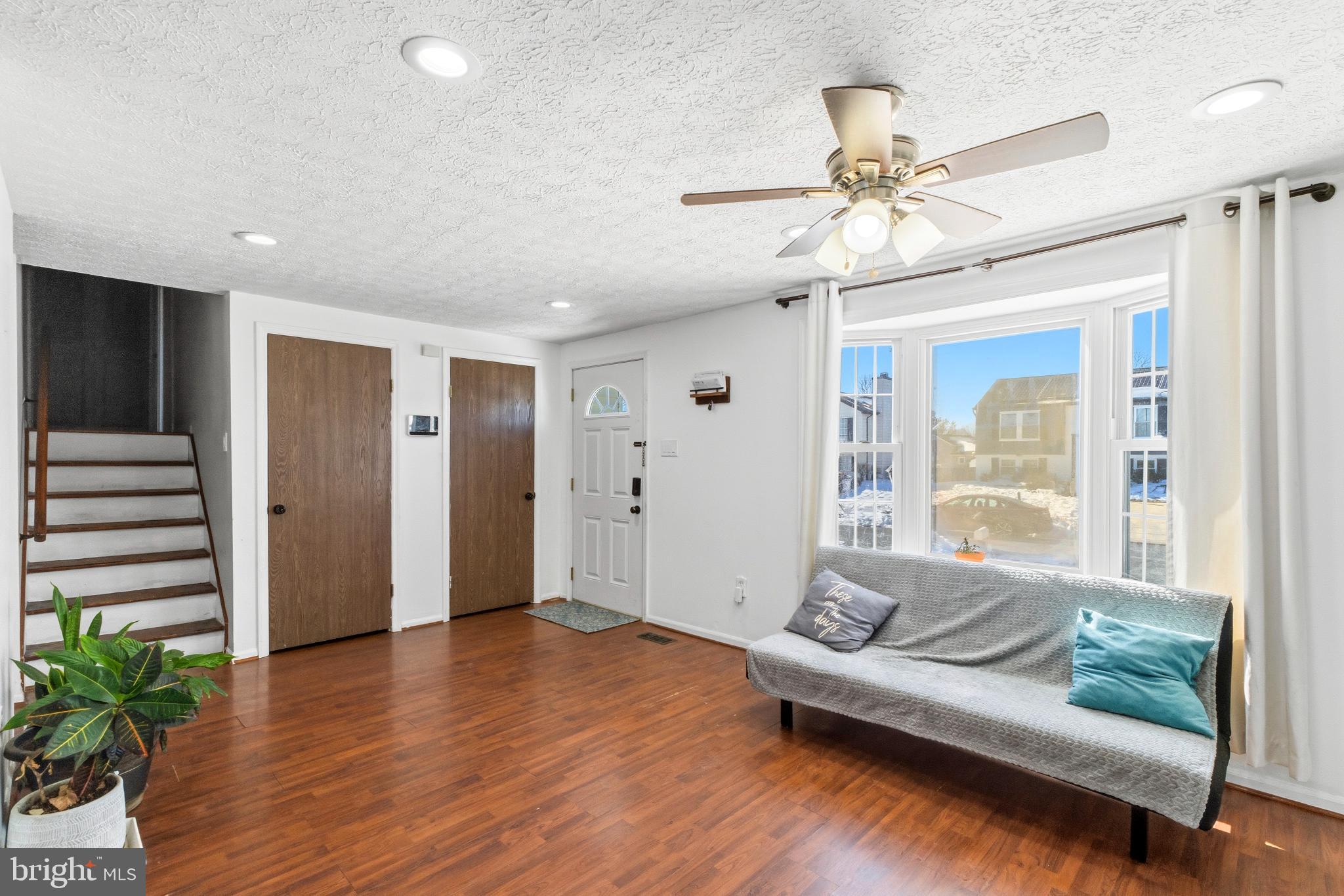 WOODBRIDGE CENTER - Residential