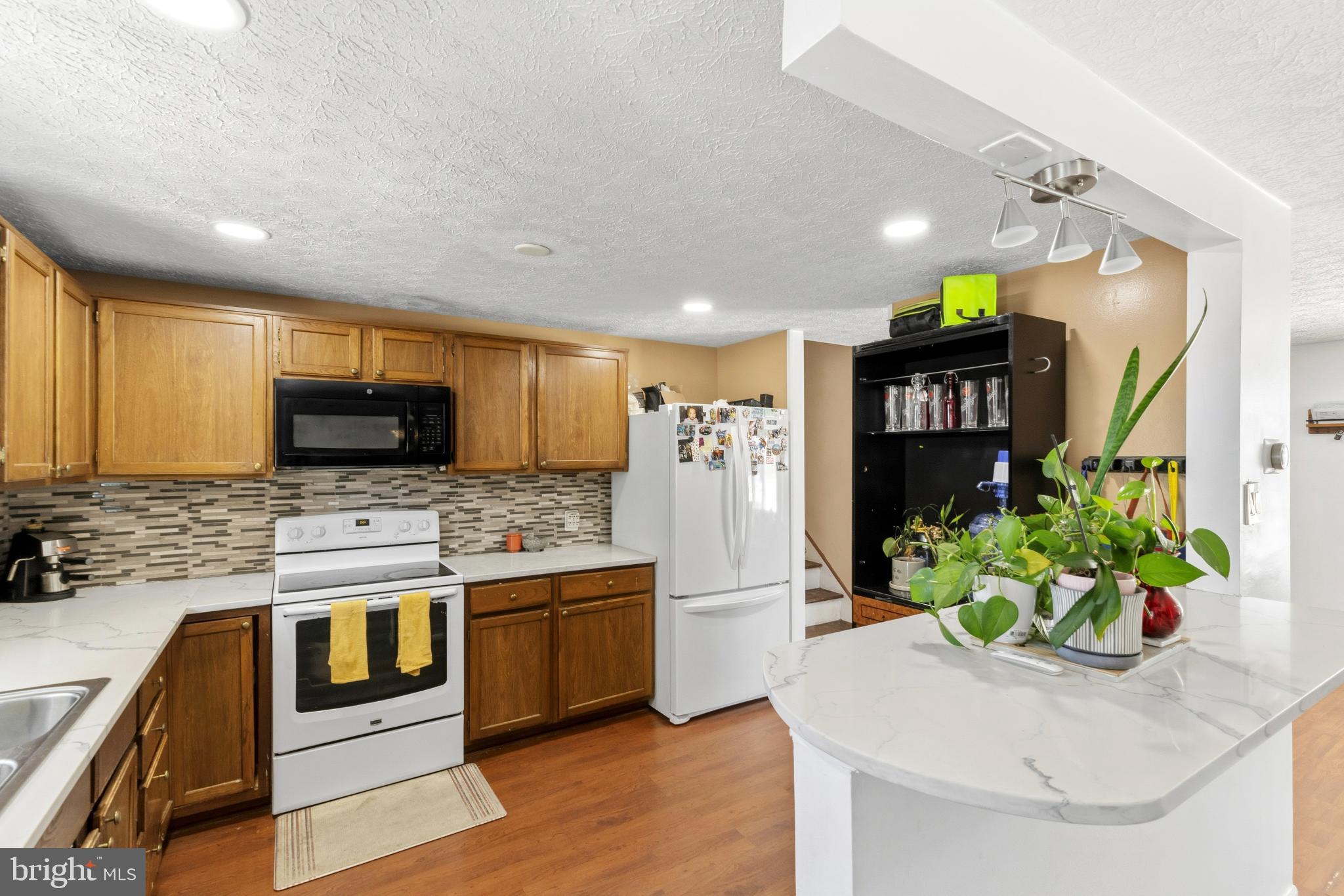 WOODBRIDGE CENTER - Residential