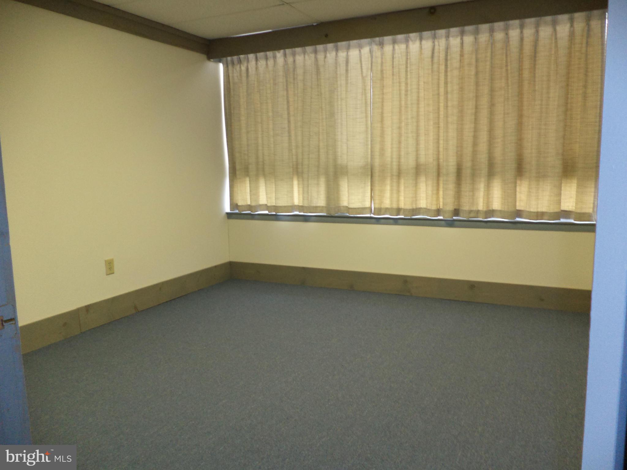 BEECHLEY SQUARE INDUSTRI - Commercial Lease