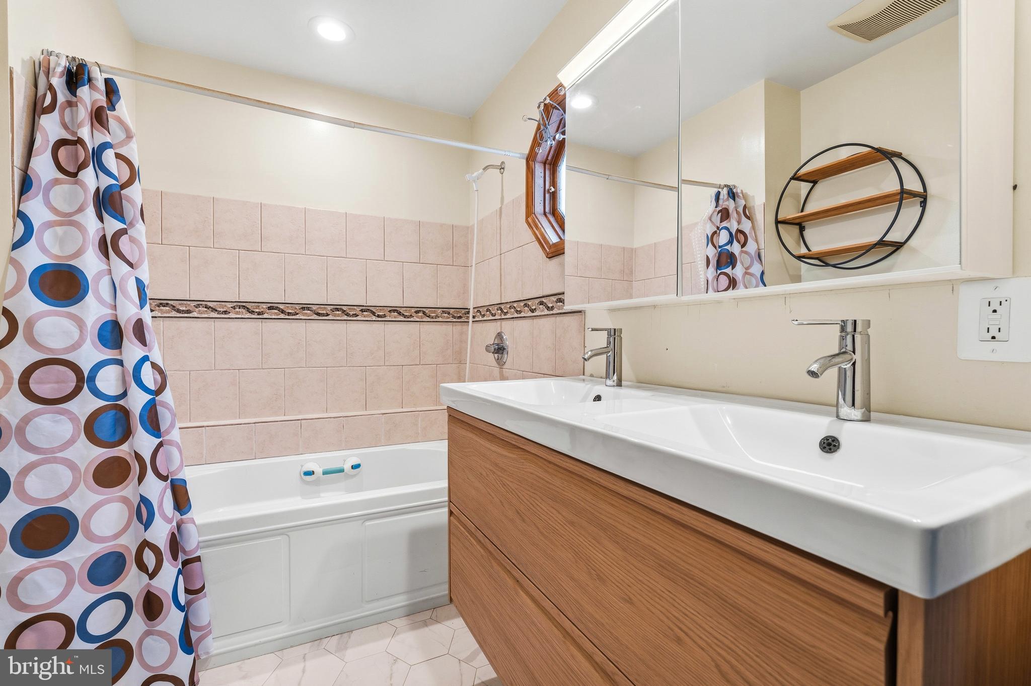 LAYTONIA - Residential