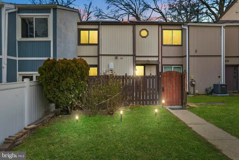 7641 Laytonia Drive, Gaithersburg, MD MLS: MDMC2212584