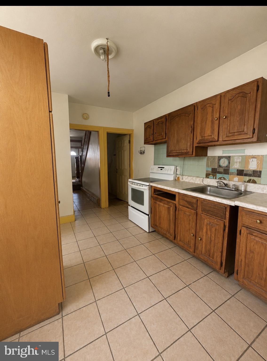 443 E CAMBRIA STREET