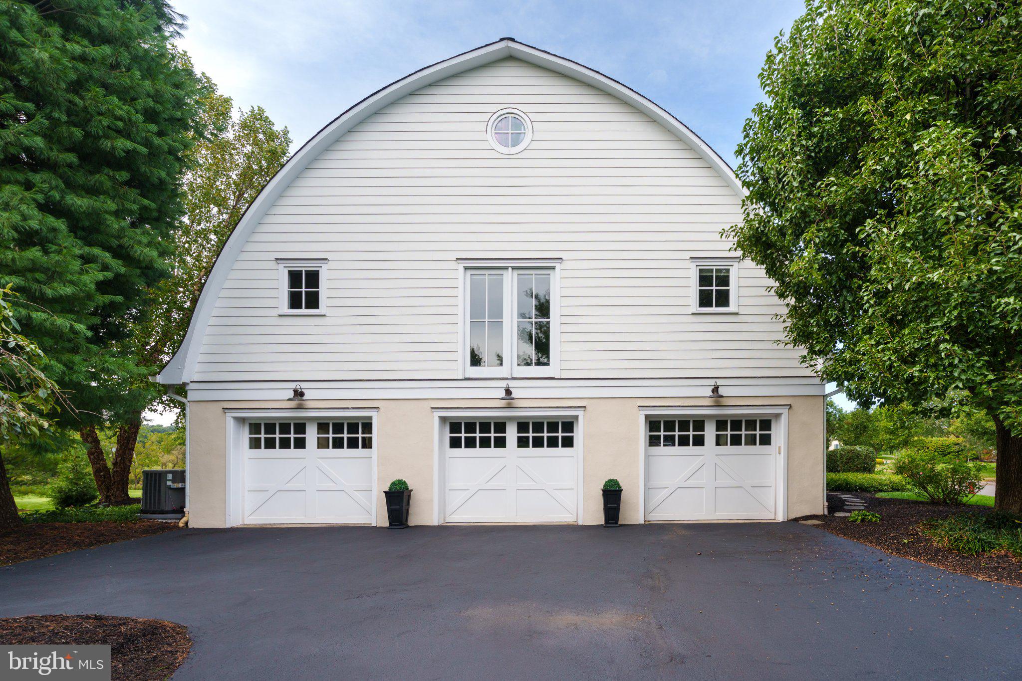 8 FLANDERS VALLEY COURT