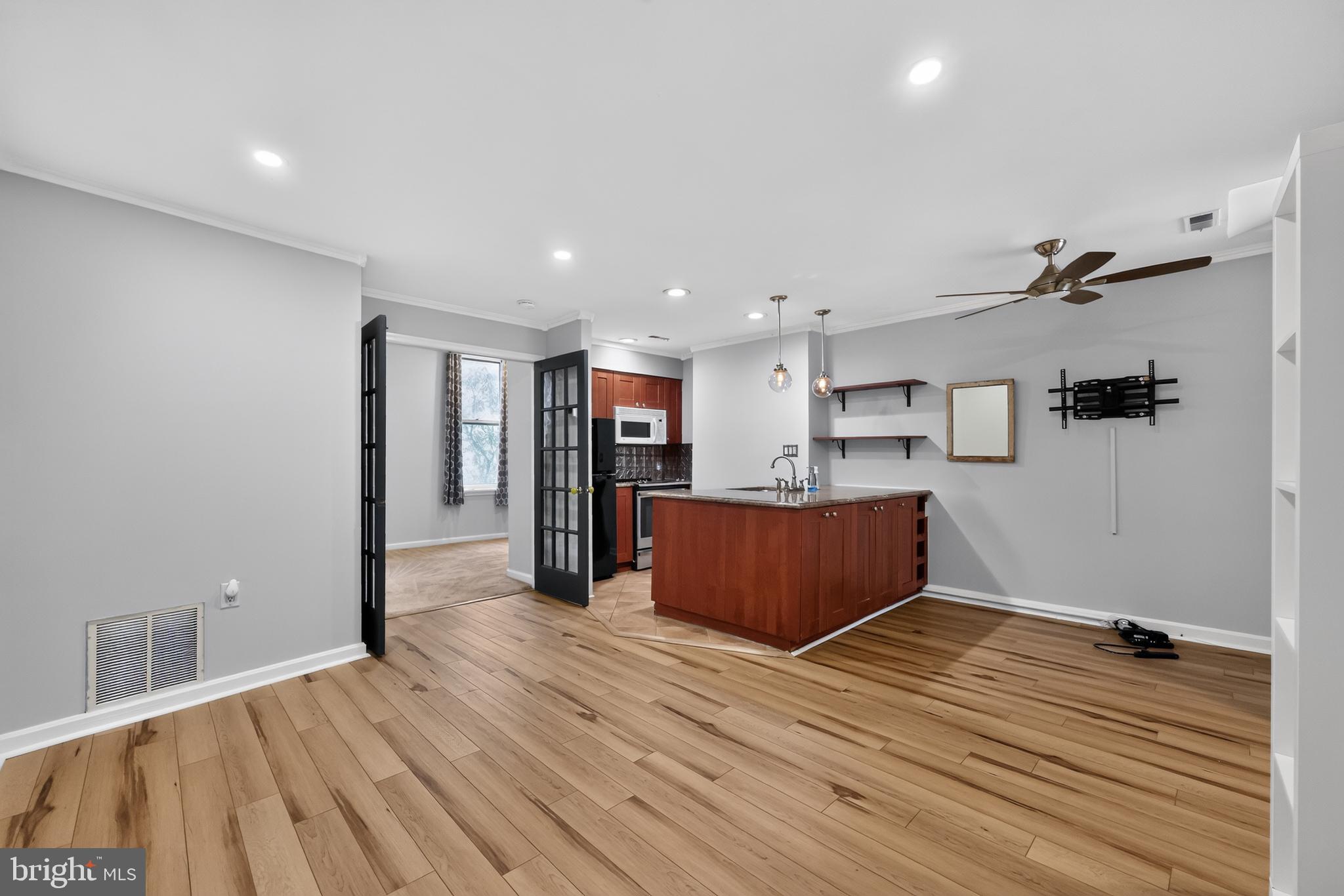 1828 GREEN STREET 2F