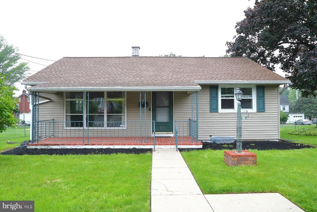 Photo of 261 Lumber Street, MOUNT JOY, PA 17552 (MLS # PALA2070660)