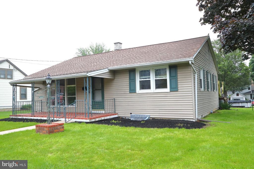 Photo of 261 Lumber Street, MOUNT JOY, PA 17552 (MLS # PALA2070660)