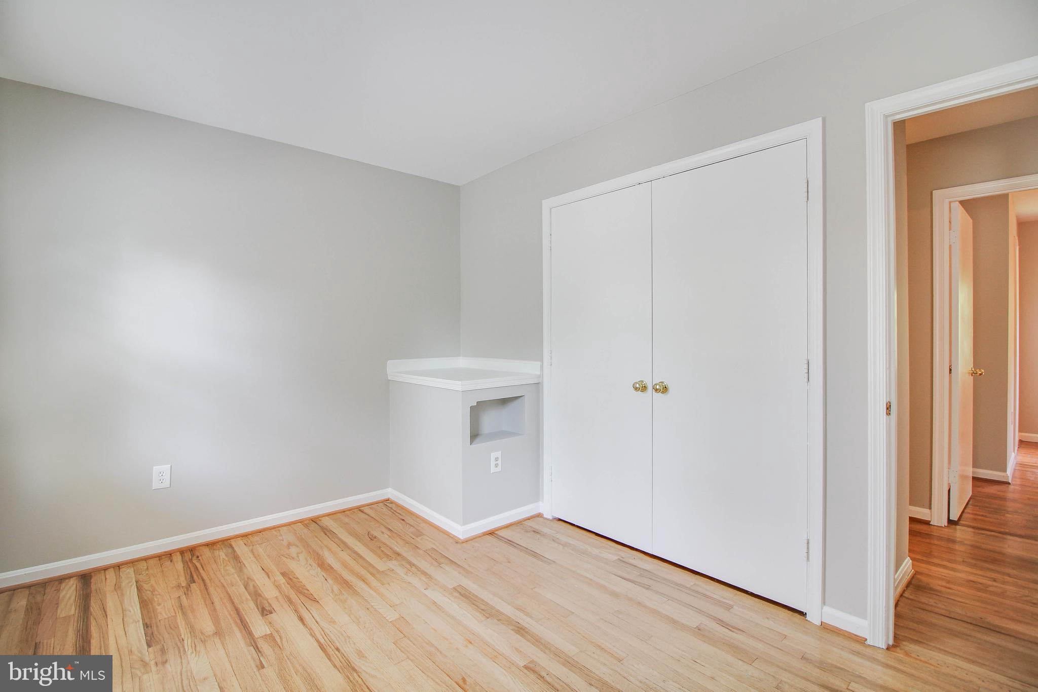 OAKLAND MILLS - Residential