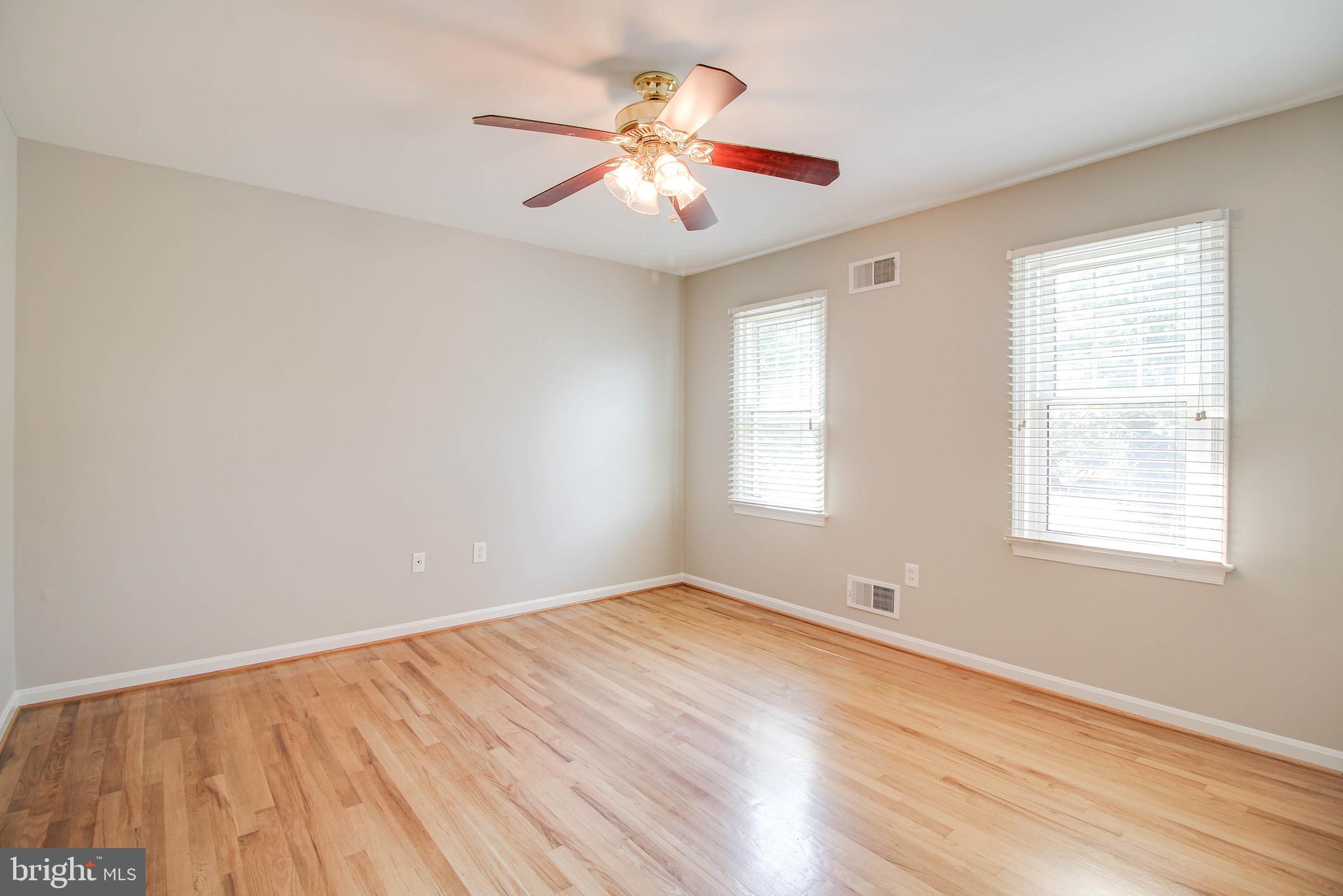 OAKLAND MILLS - Residential