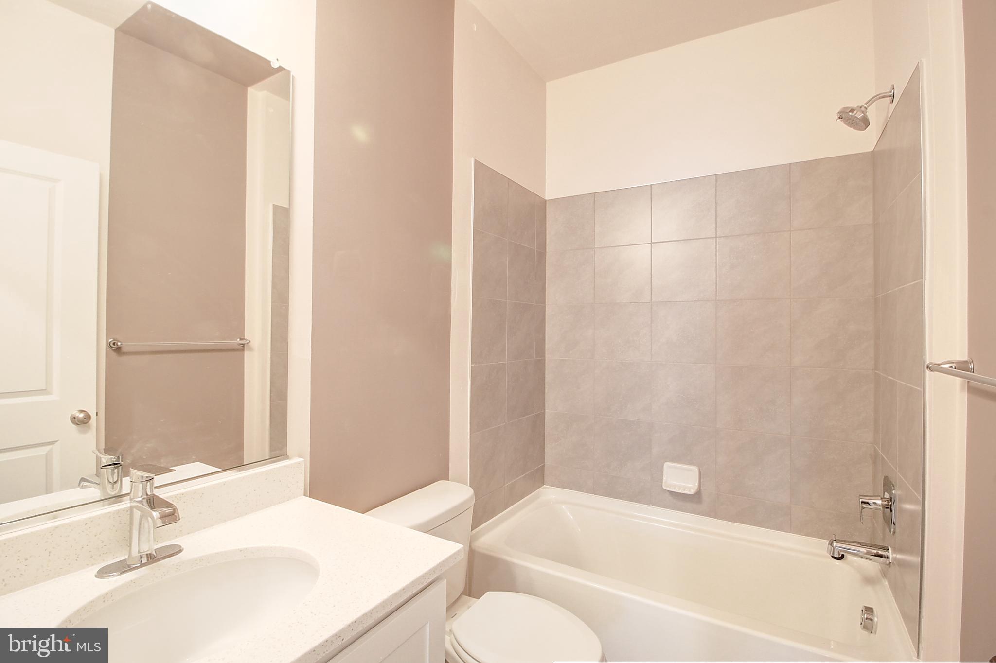 RENN QUARTER - Residential Lease