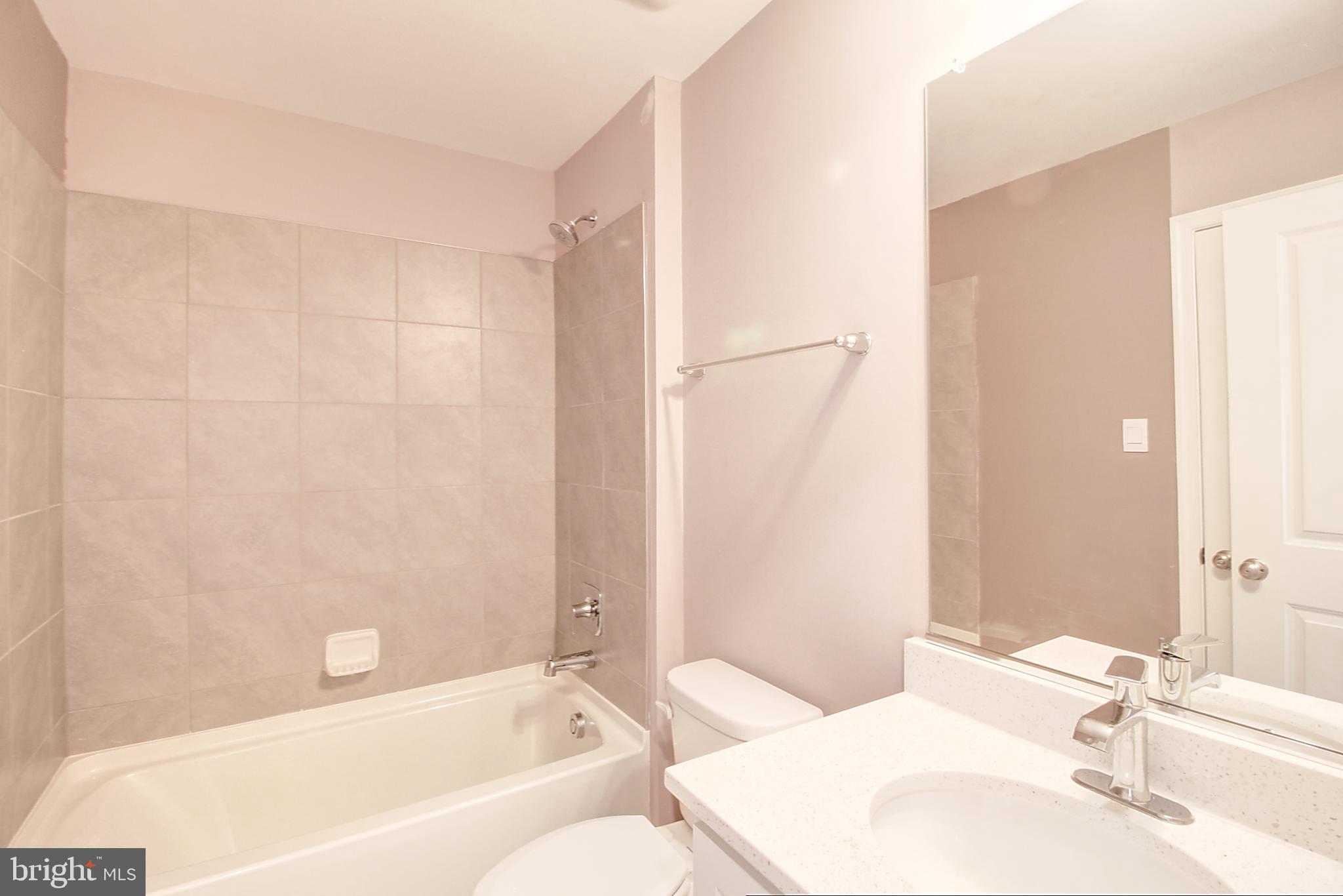 RENN QUARTER - Residential Lease