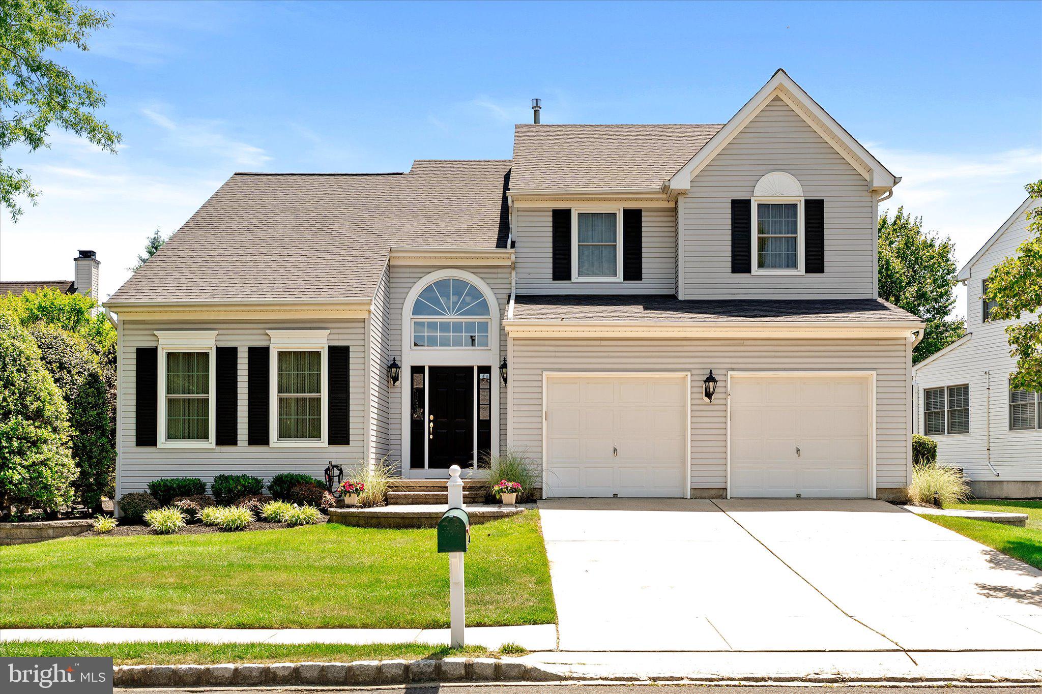 4 BAY HILL CT
