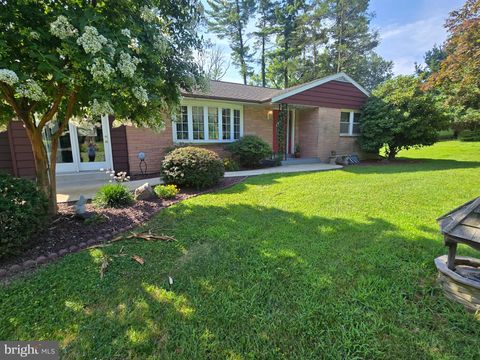 1912 N CHARLOTTE STREET POTTSTOWN PA 19464