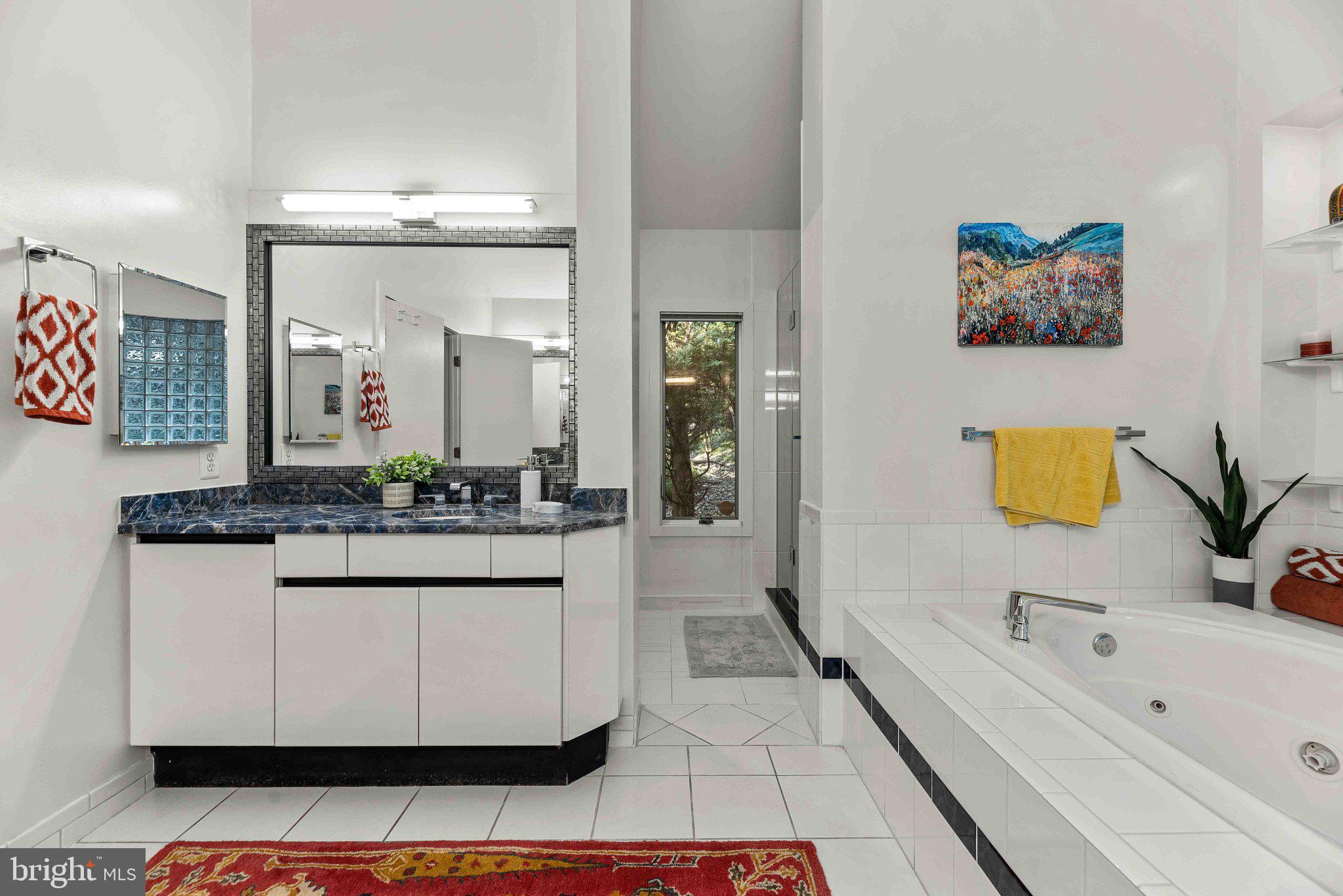 LAKEWOOD ESTATES - Residential