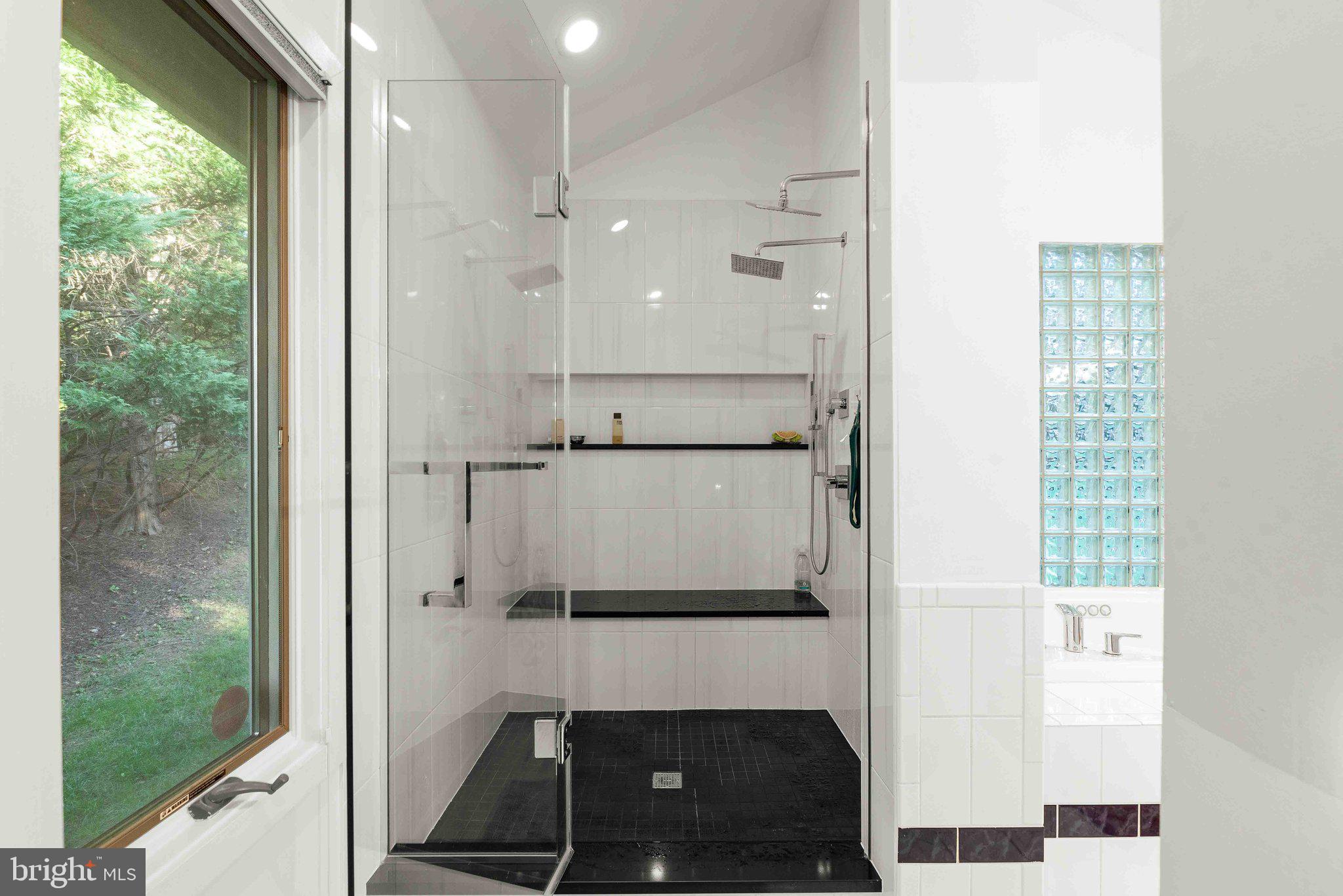 LAKEWOOD ESTATES - Residential