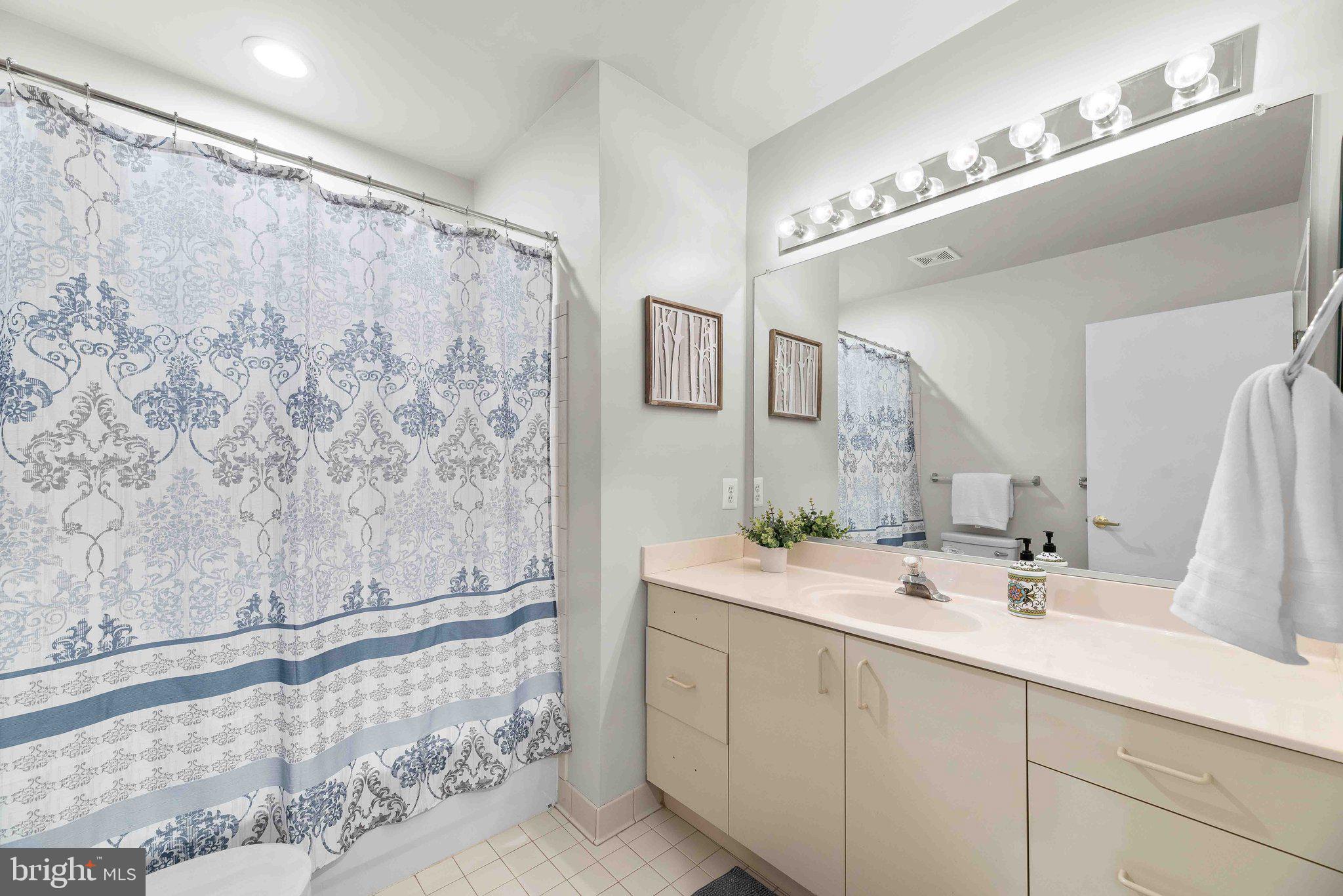 LAKEWOOD ESTATES - Residential