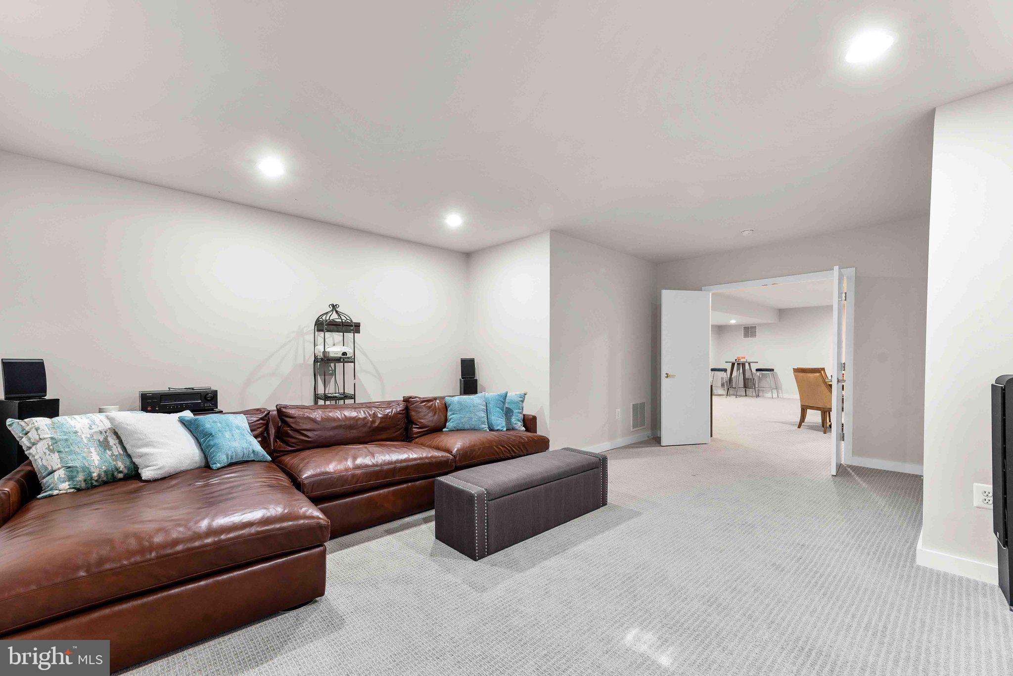 LAKEWOOD ESTATES - Residential