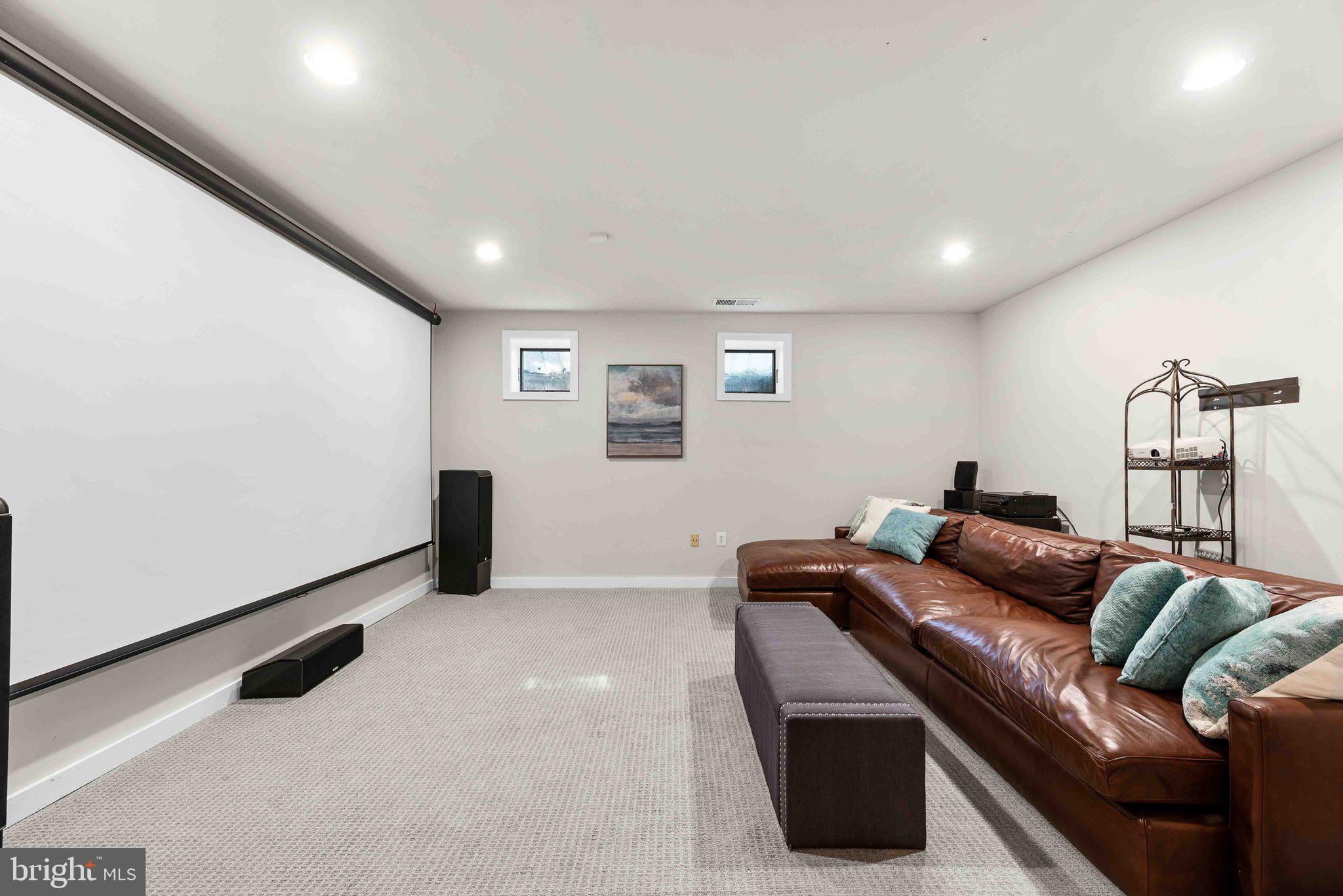 LAKEWOOD ESTATES - Residential