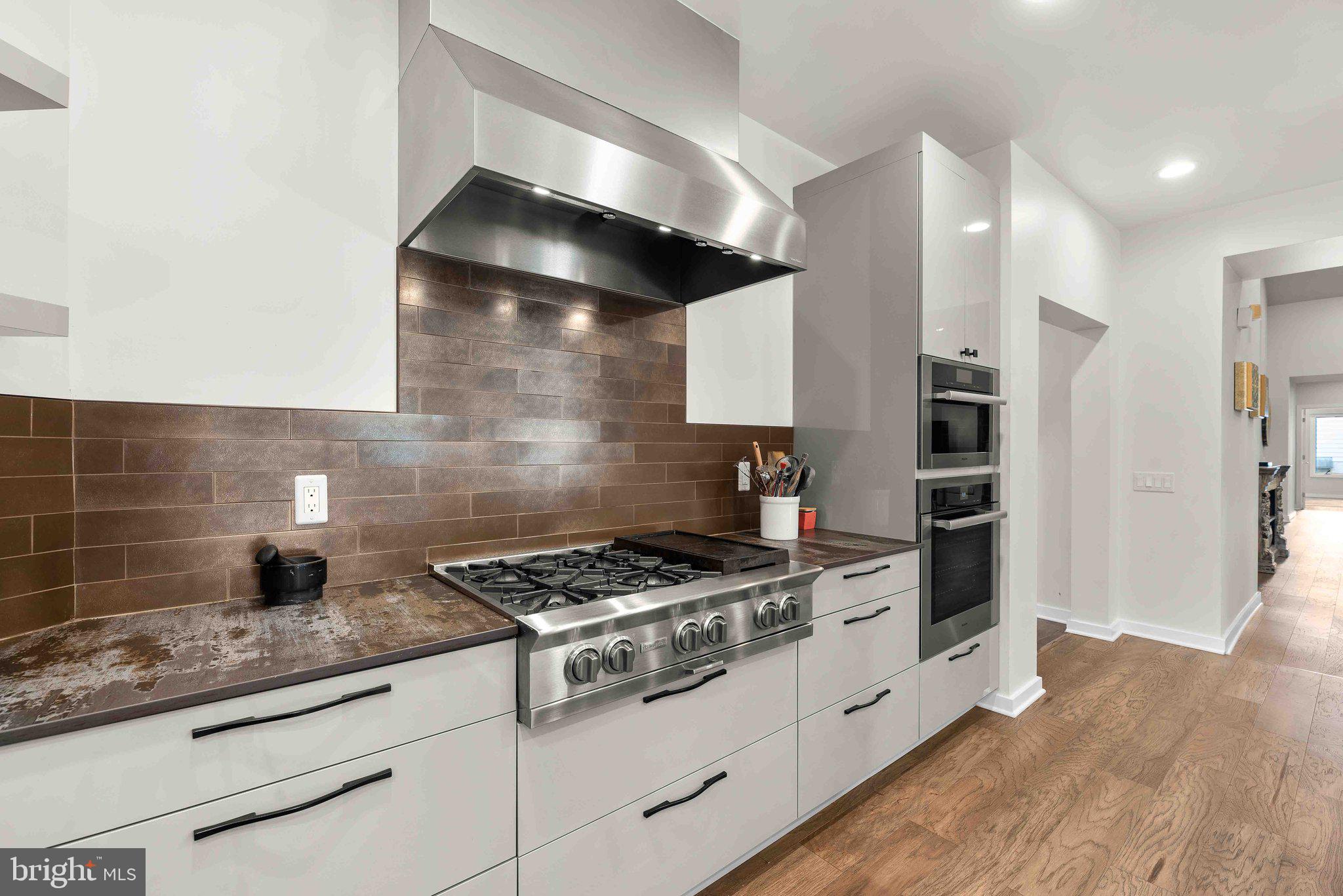 LAKEWOOD ESTATES - Residential