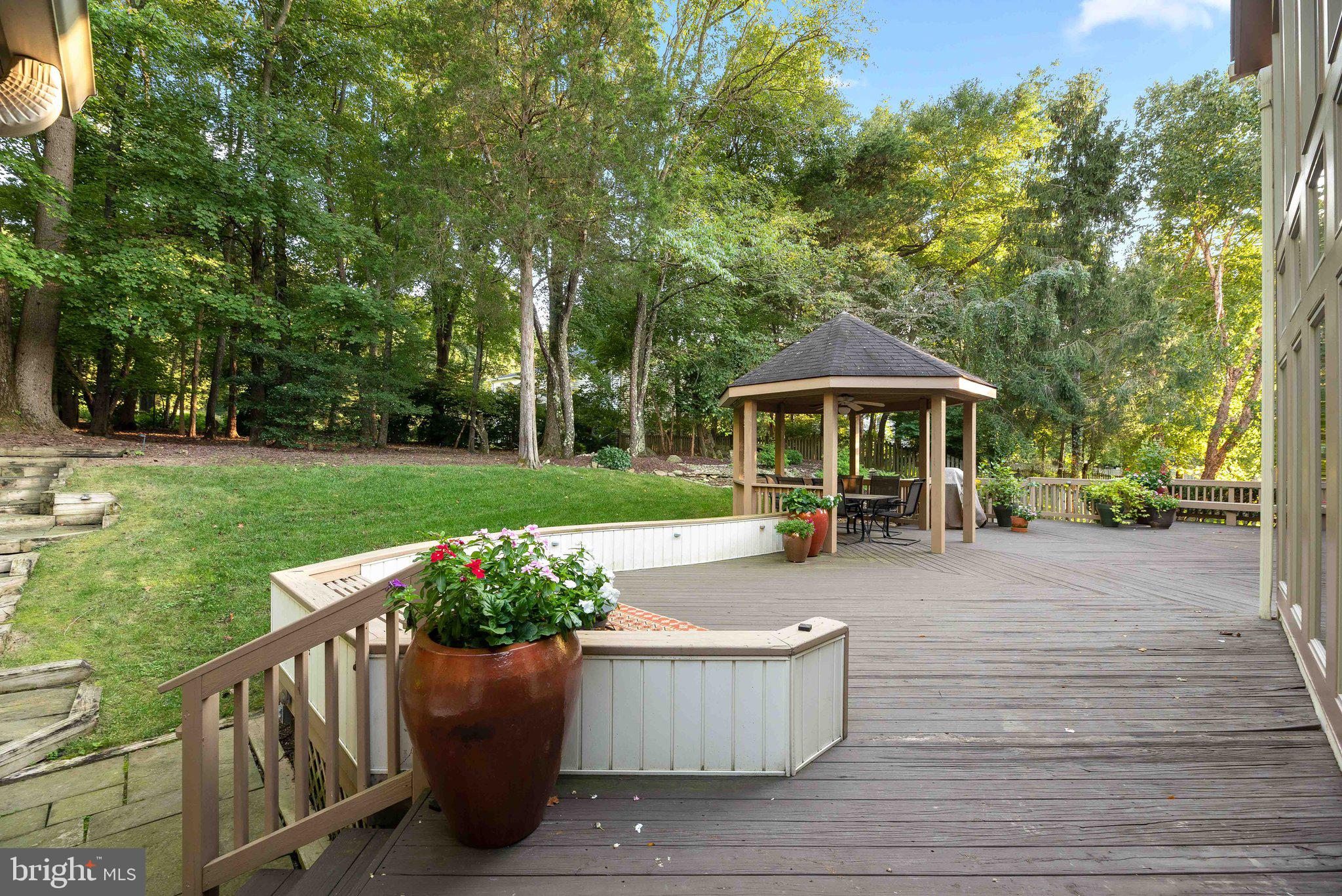 LAKEWOOD ESTATES - Residential