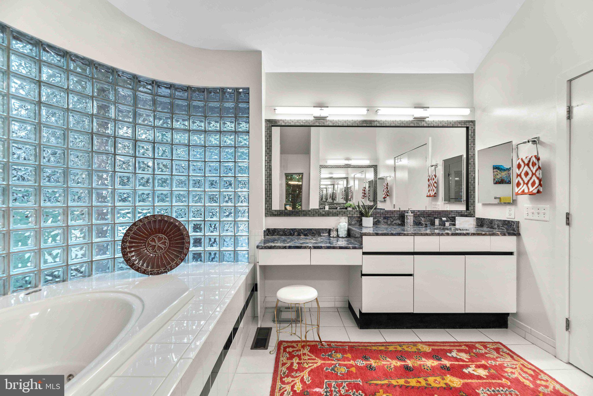 LAKEWOOD ESTATES - Residential