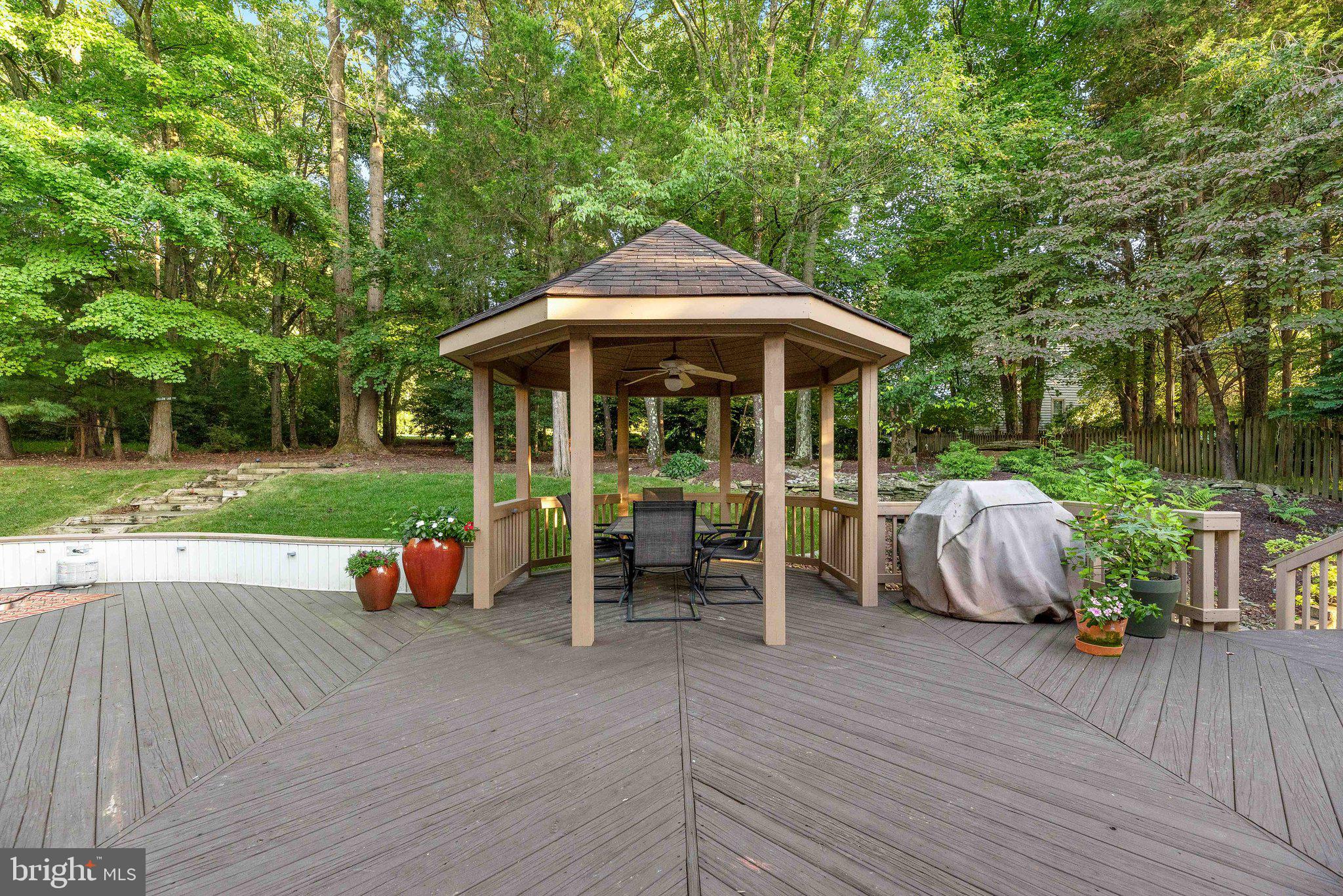 LAKEWOOD ESTATES - Residential