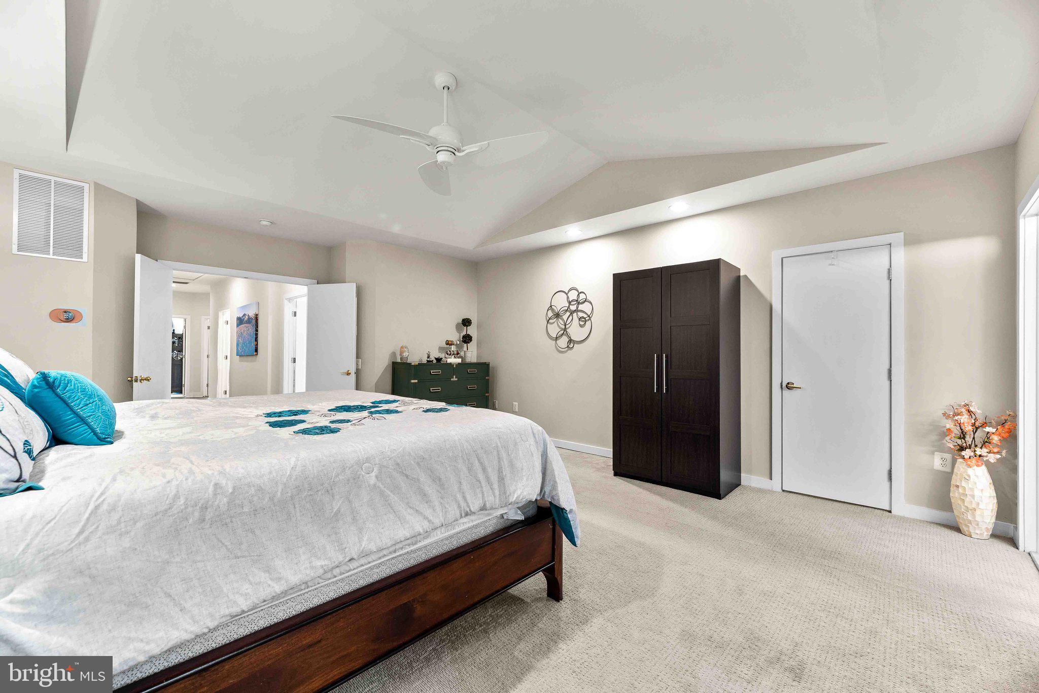 LAKEWOOD ESTATES - Residential