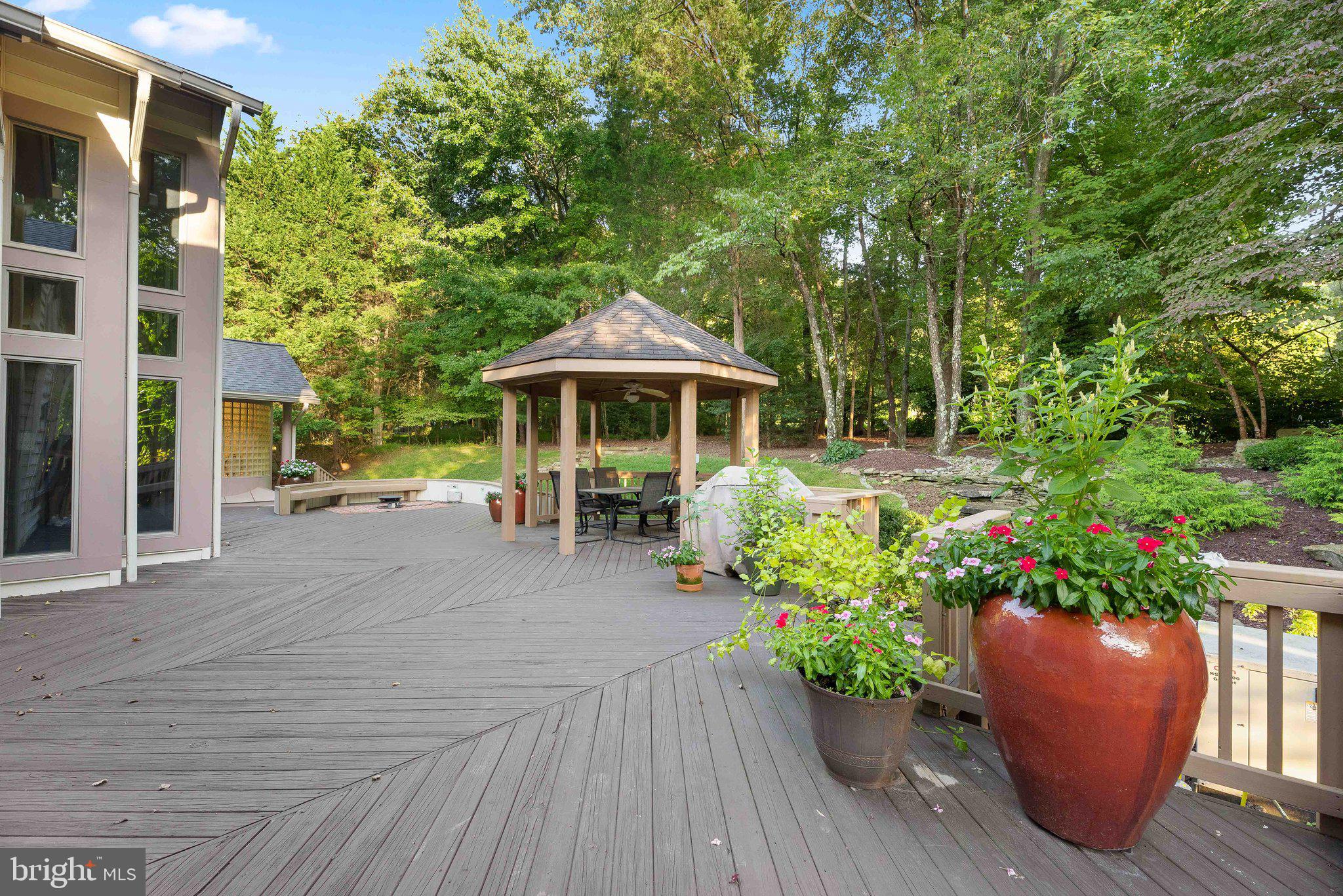 LAKEWOOD ESTATES - Residential