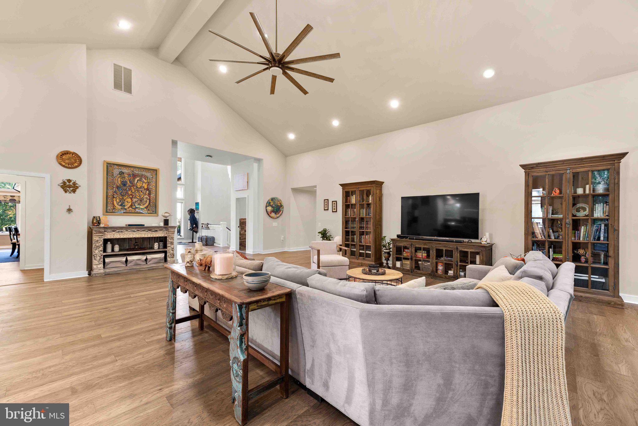 LAKEWOOD ESTATES - Residential