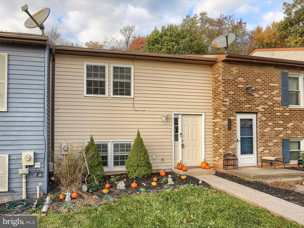 Photo of 321 Juniper Drive, ETTERS, PA 17319 (MLS # PAYK2091230)