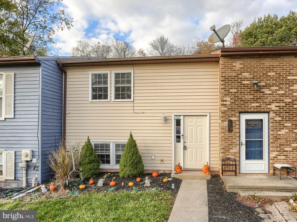 Photo of 321 Juniper Drive, ETTERS, PA 17319 (MLS # PAYK2091230)