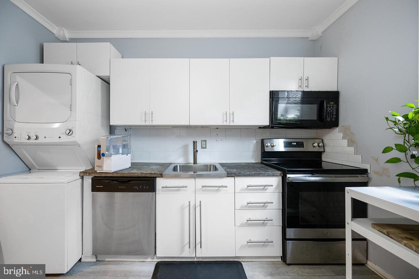 HAWTHORNE - Residential Income