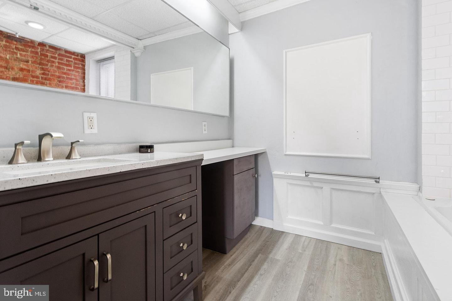 HAWTHORNE - Residential Income