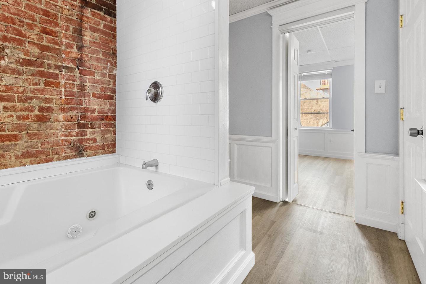 HAWTHORNE - Residential Income