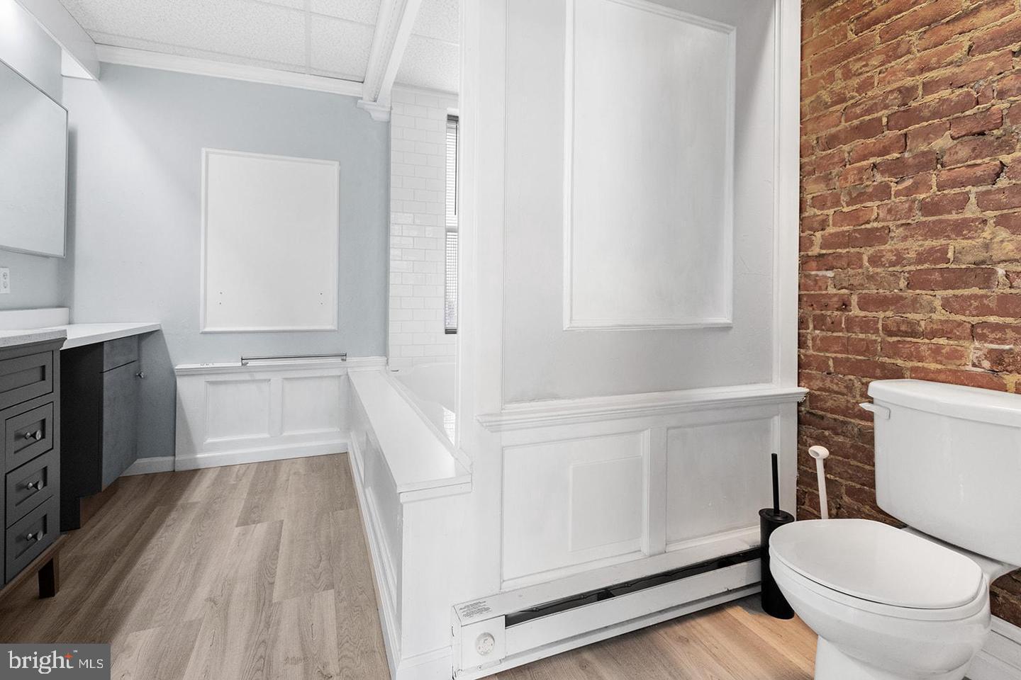 HAWTHORNE - Residential Income