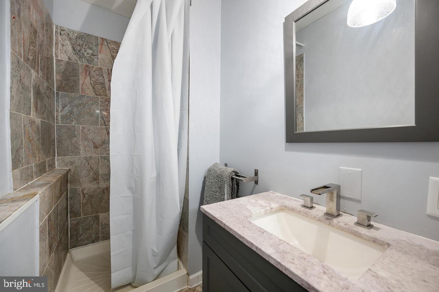 HAWTHORNE - Residential Income