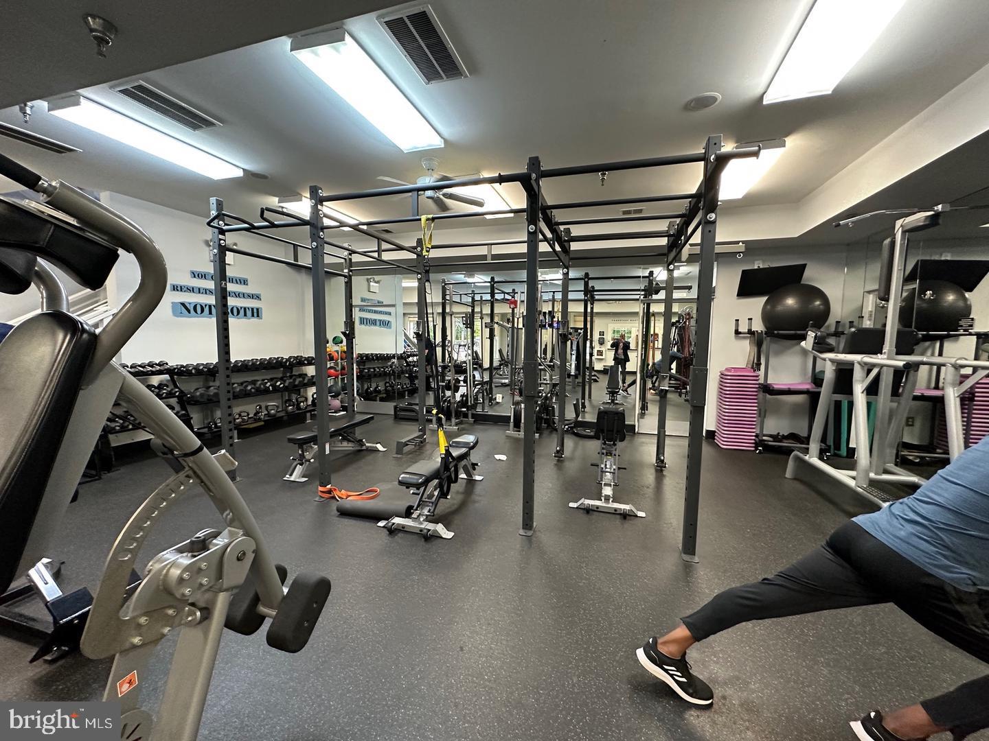 BELMONT COUNTRY CLUB - Residential